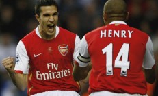 米兰登录入口-绿茵场上的双重变奏，西甲德比硝烟与奥地利人的苏格兰突围