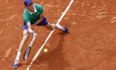 米兰体育-包含法网鏖战戴维斯杯，辛纳统治全场的词条