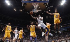 米兰体育app入口-热火燎原完胜灰熊，欧文高光时刻诠释巨星本色