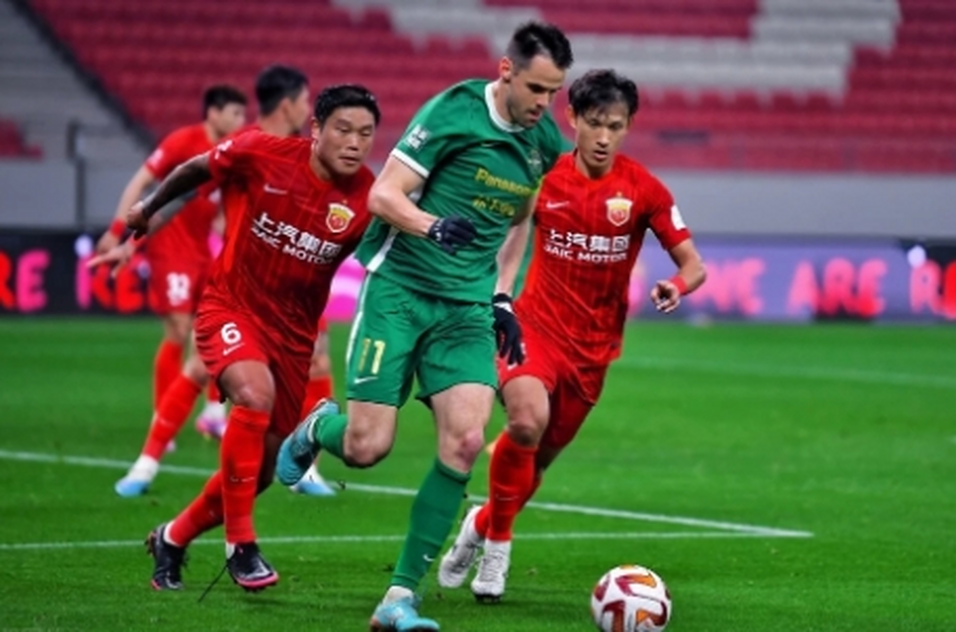 摩斯能取得首胜，主场战胜劲旅