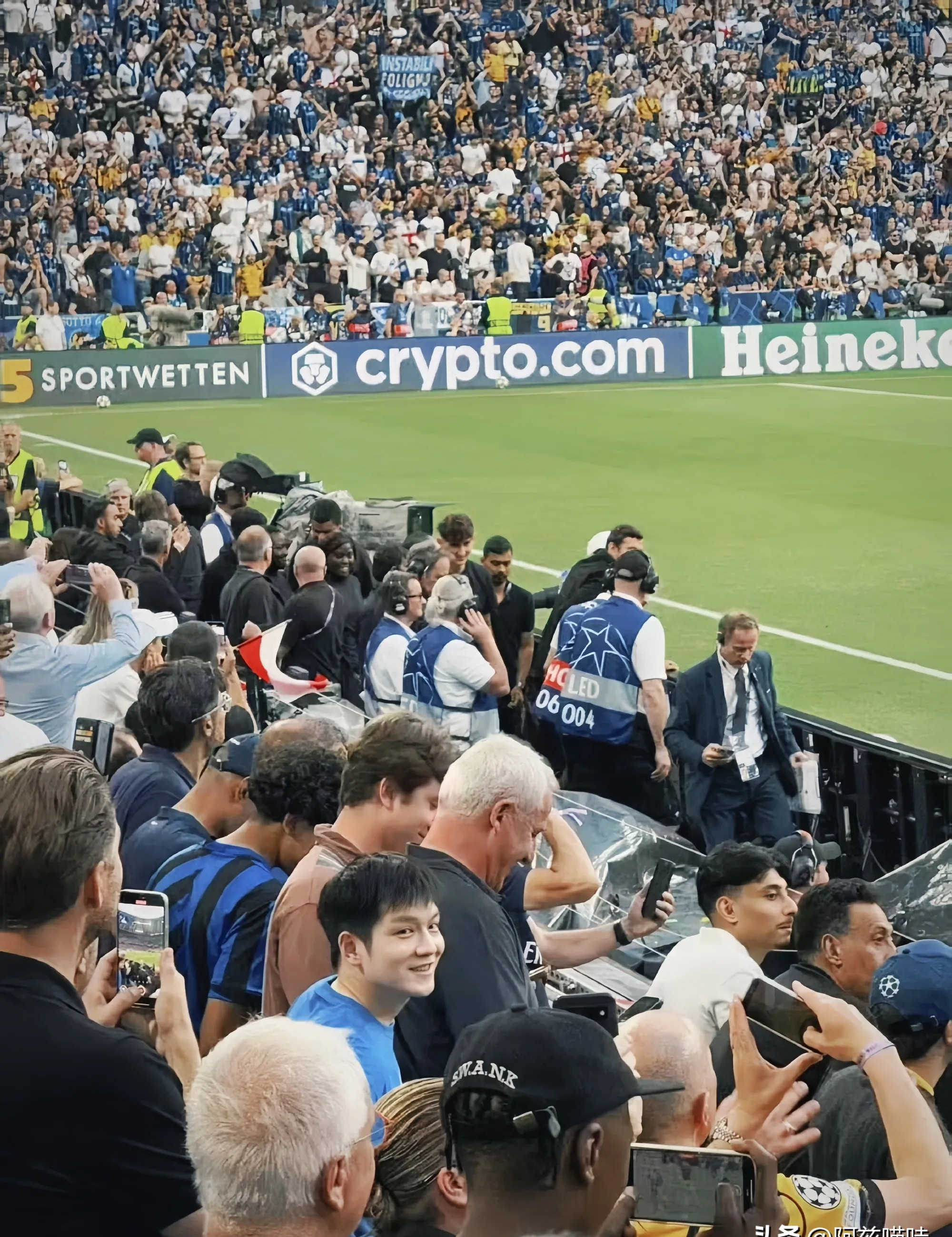 关于哥伦比亚完胜利物浦，德布劳内制霸全场的信息