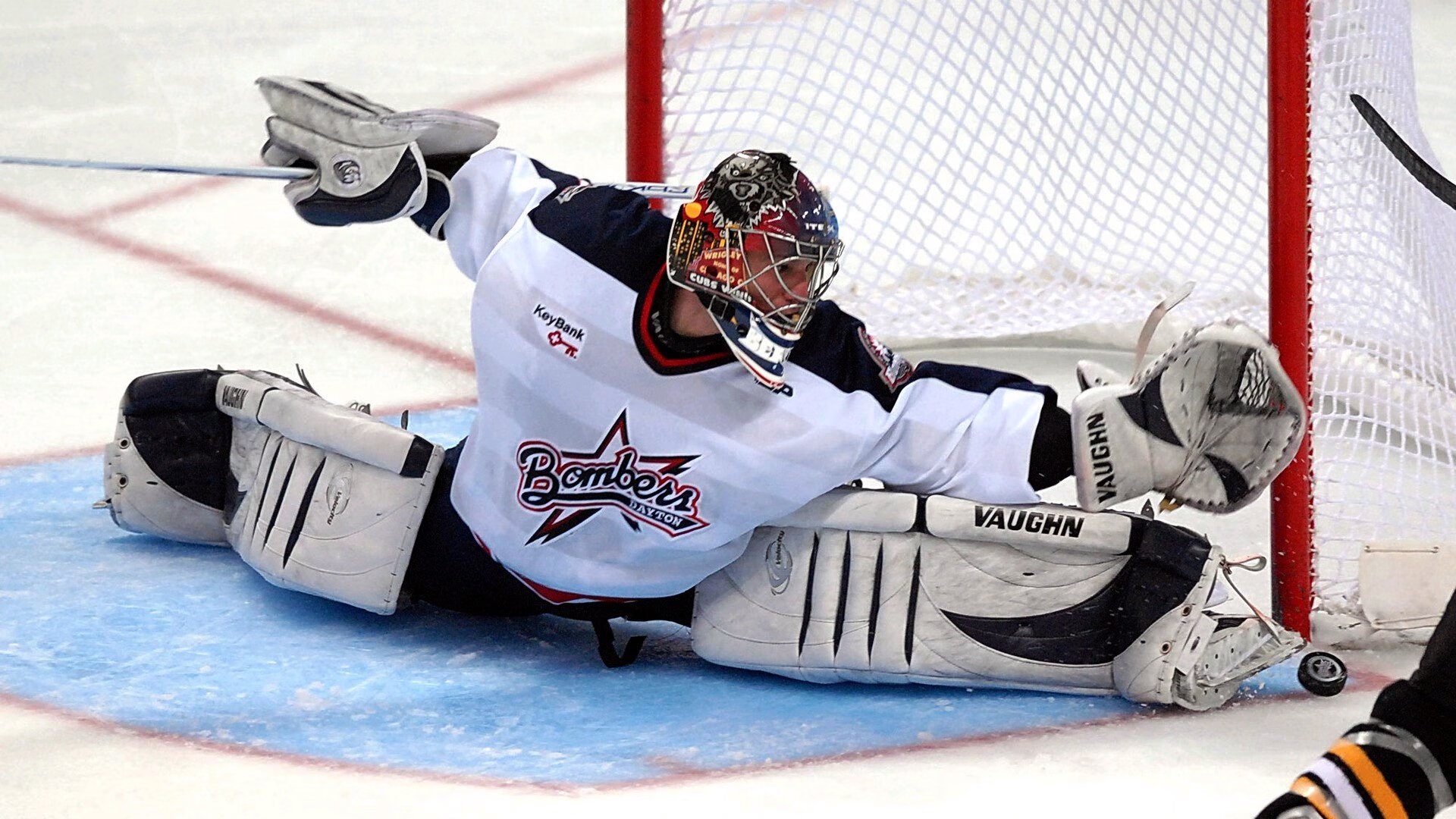 赛道与球场，当文班亚马在F1街道赛接管比赛，新疆队击败骑士的双重奇迹