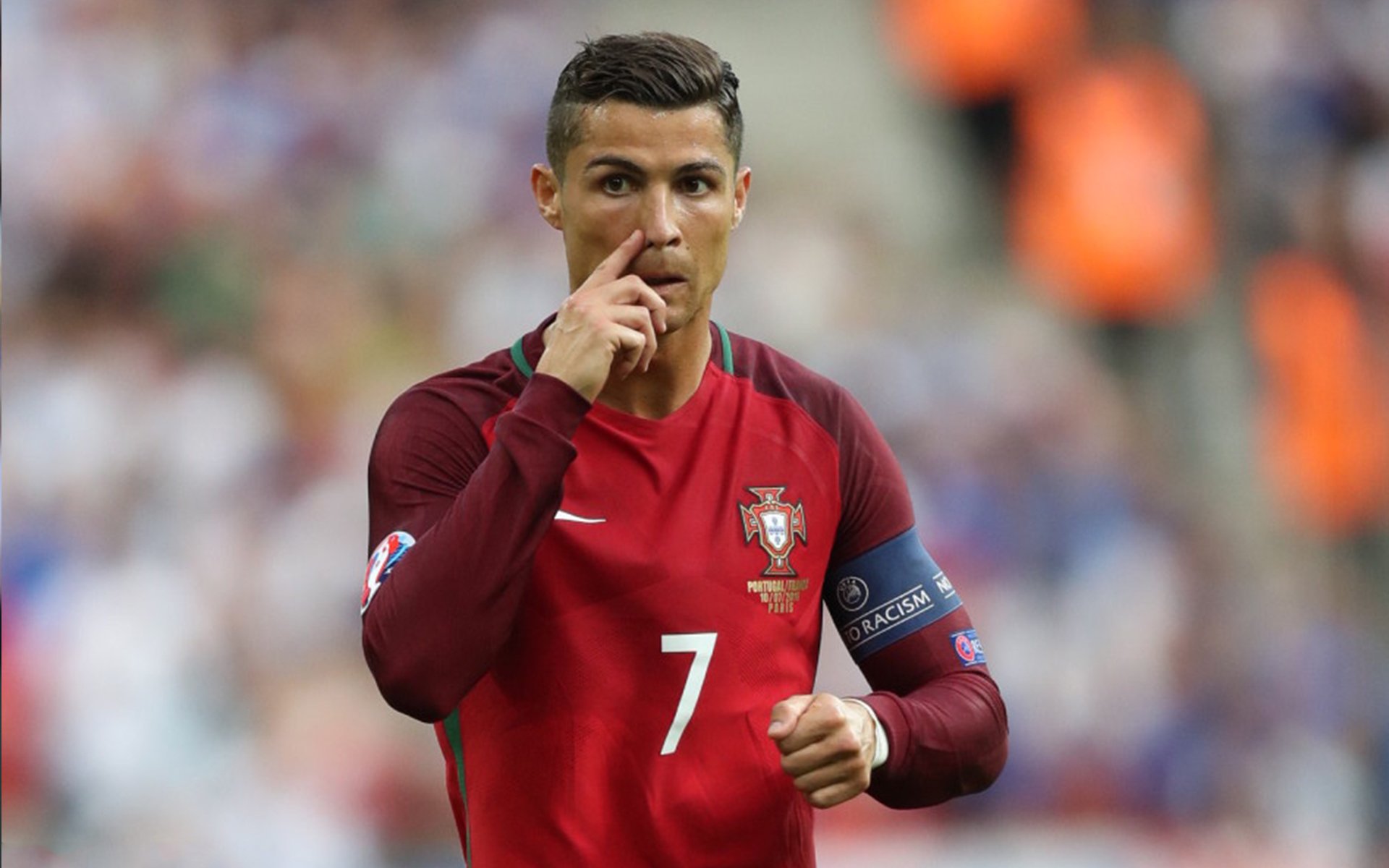 鹈鹕火力全开压制上海队,米切尔点燃赛场激情