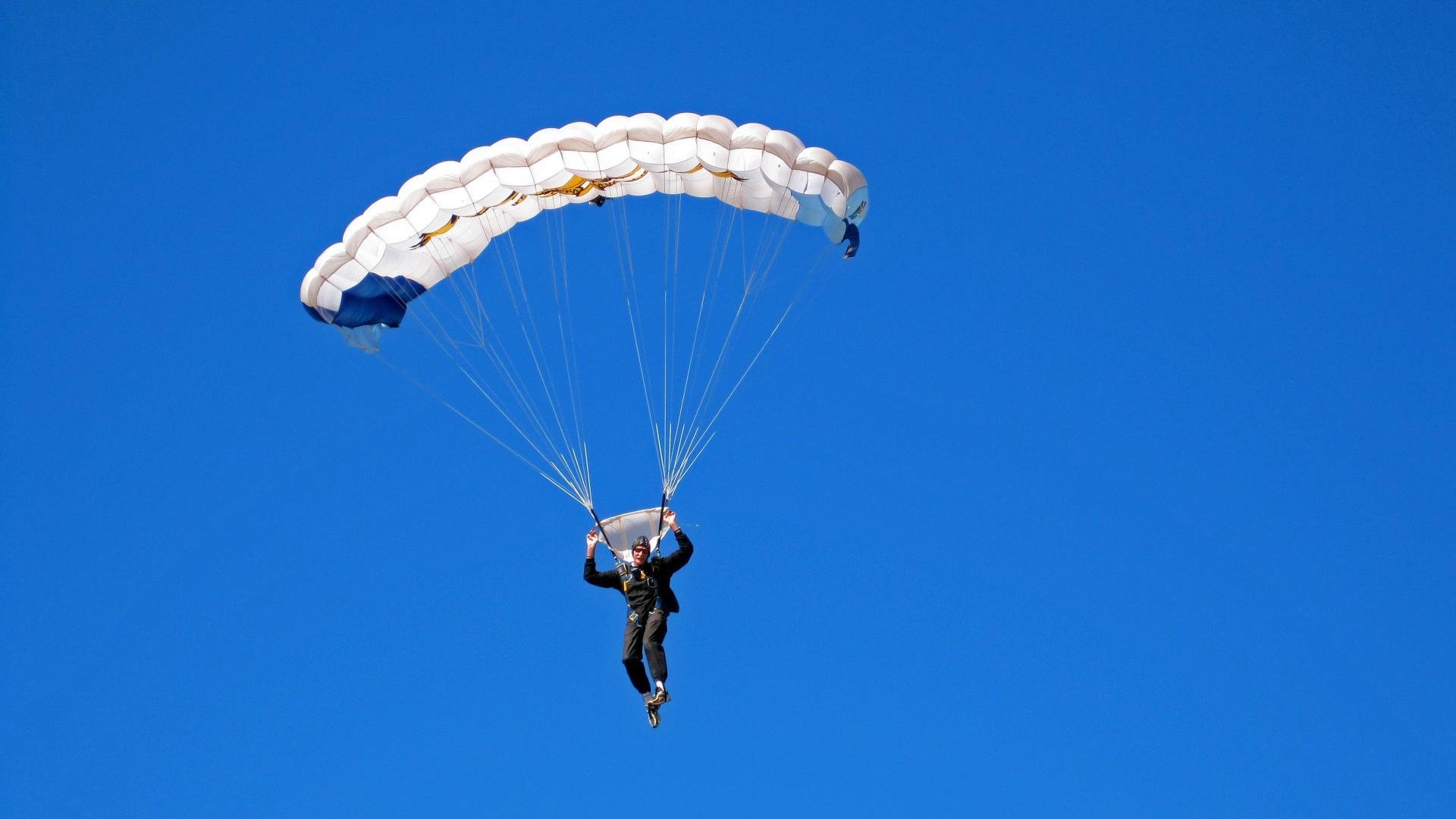 掘金打穿湖人,乔治在季后赛抢七接管比赛的传奇时刻