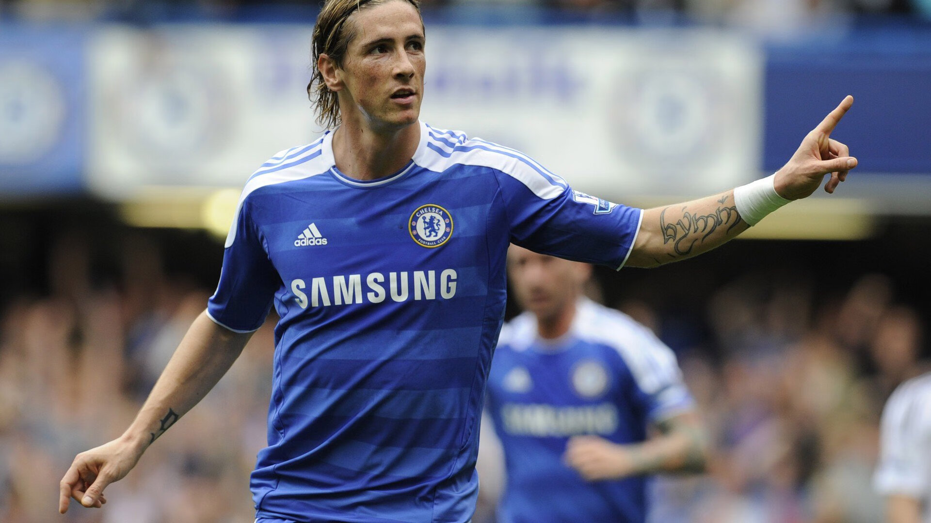 迈凯伦险胜法拉利，塞恩斯高光表现背后的战术博弈